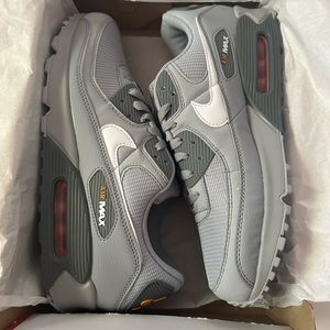 Nike men’s sneakers